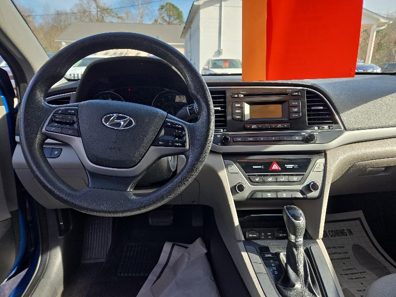 Hyundai Elantra SE 6AT 2017