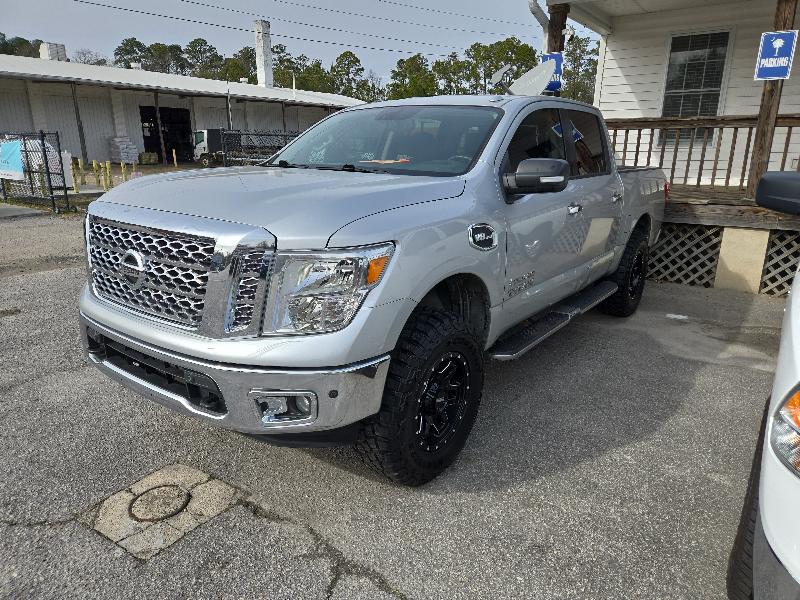 2017 Nissan Titan SV Crew Cab 4WD