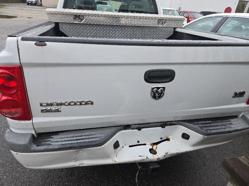 Dodge Dakota SLT Quad Cab 2WD 2005