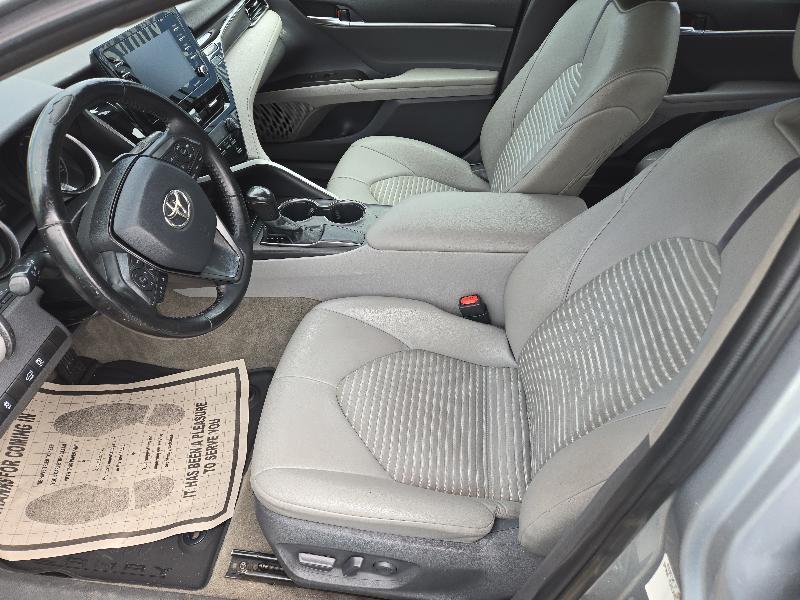 Toyota Camry SE 2021