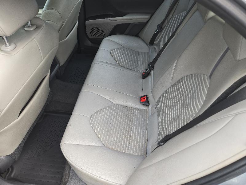 Toyota Camry SE 2021