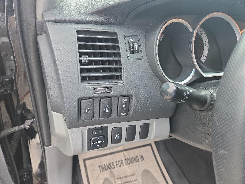 Toyota Tacoma PreRunner Double Cab V6 5AT 2WD 2015