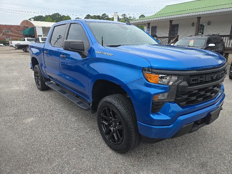 Chevrolet Silverado 1500 Custom Crew Cab 2WD 2024