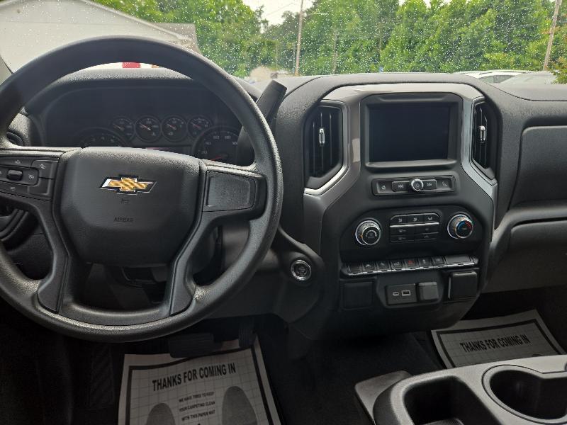 Chevrolet Silverado 1500 Custom Crew Cab 2WD 2024
