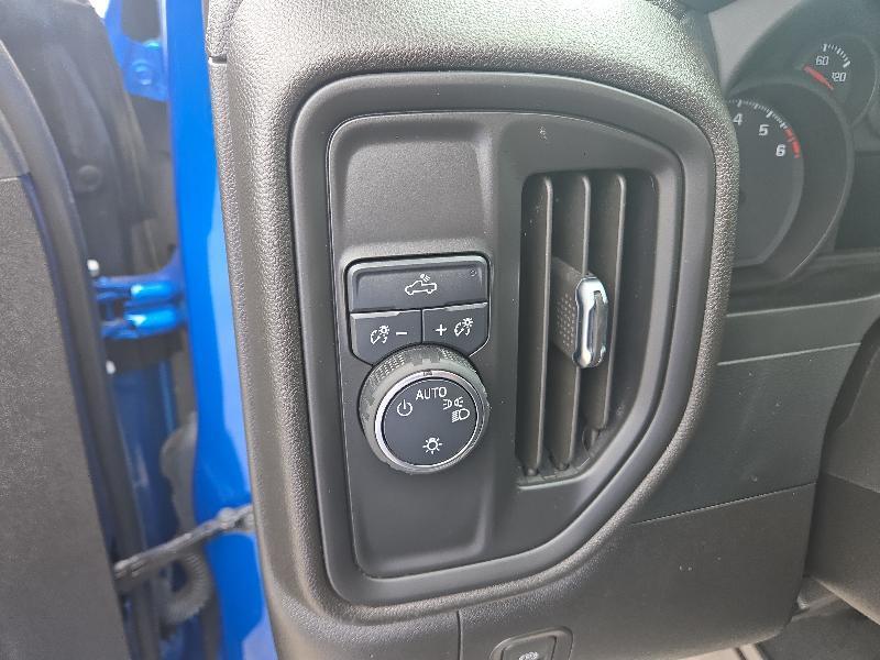 Chevrolet Silverado 1500 Custom Crew Cab 2WD 2024