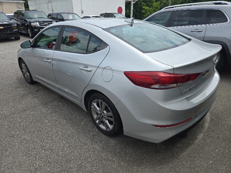 Hyundai Elantra SE 2017