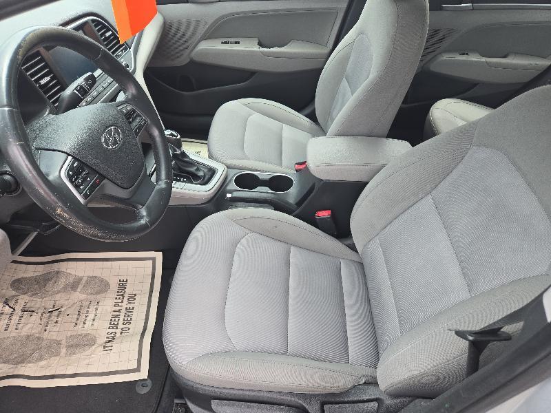 Hyundai Elantra SE 2017