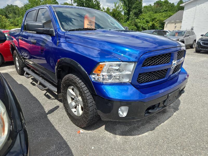RAM 1500 SLT Crew Cab SWB 4WD 2016