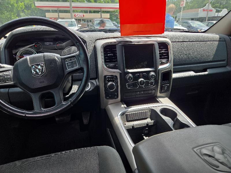 RAM 1500 SLT Crew Cab SWB 4WD 2016