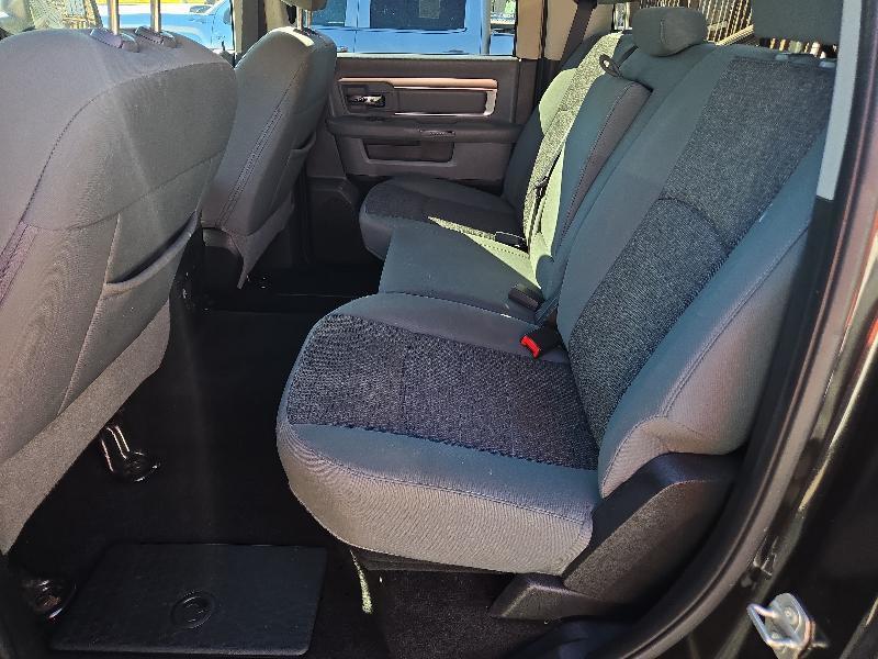 RAM 1500 SLT Crew Cab SWB 4WD 2016