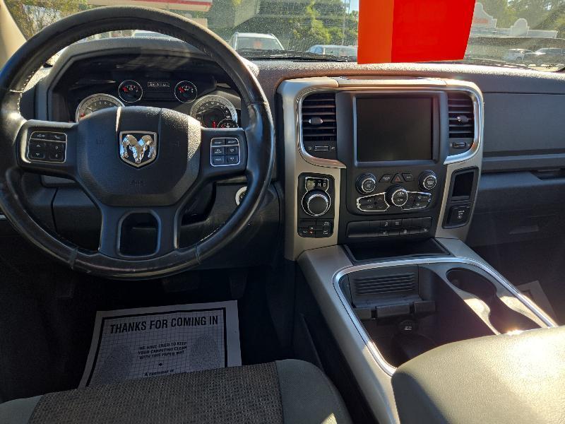 RAM 1500 SLT Crew Cab SWB 4WD 2016