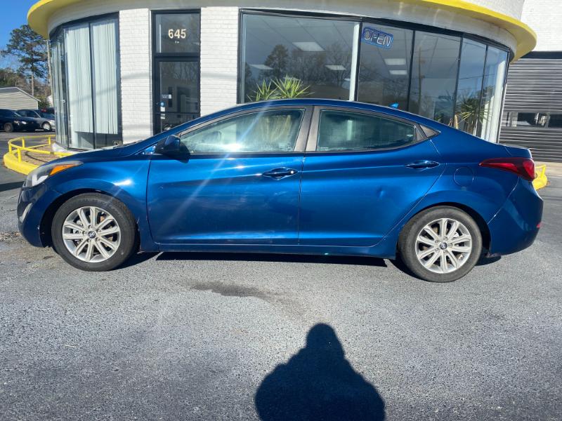 Hyundai Elantra SE 6AT 2015