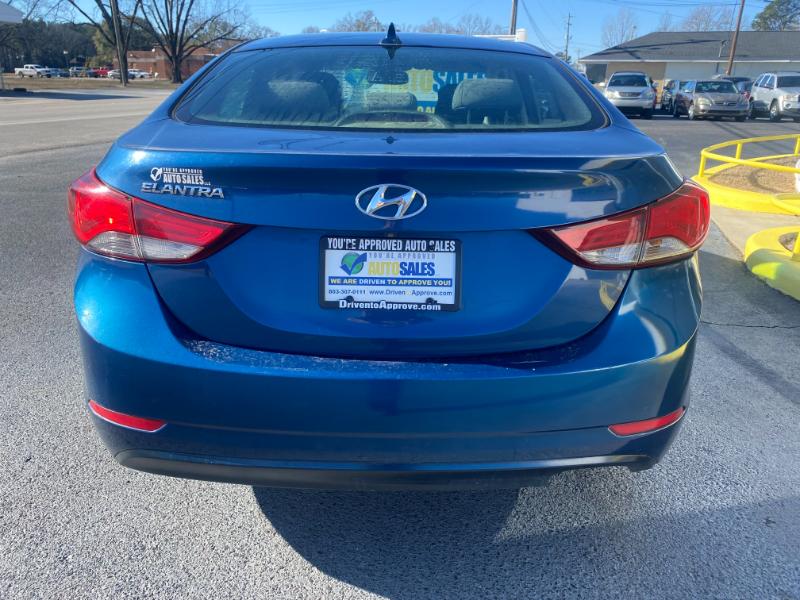 Hyundai Elantra SE 6AT 2015