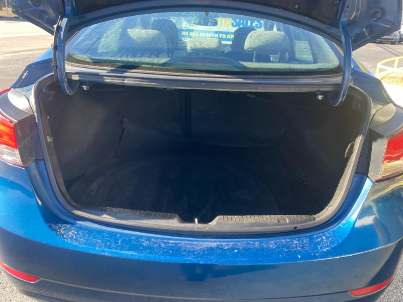 Hyundai Elantra SE 6AT 2015