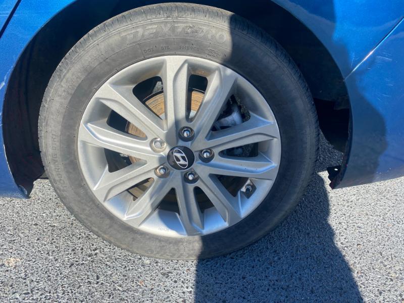 Hyundai Elantra SE 6AT 2015