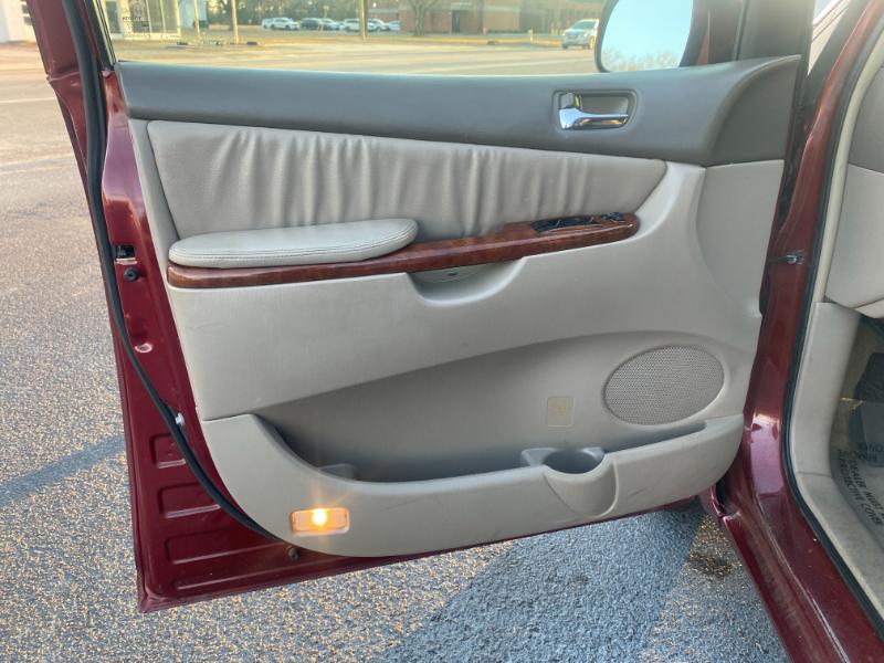 Toyota Sienna XLE 2005