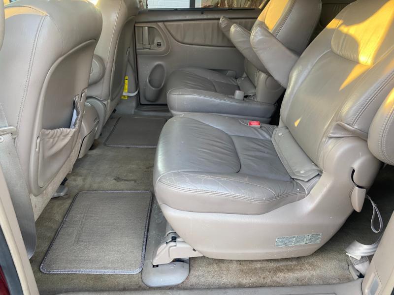 Toyota Sienna XLE 2005