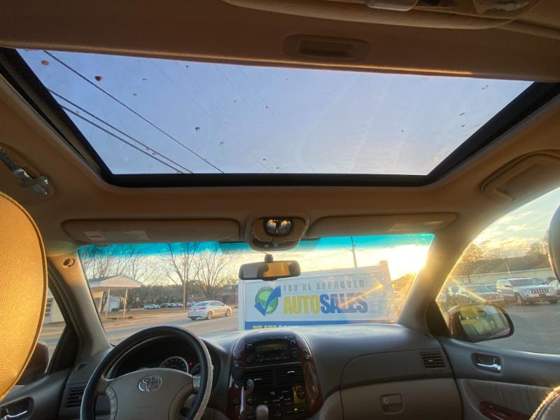 Toyota Sienna XLE 2005