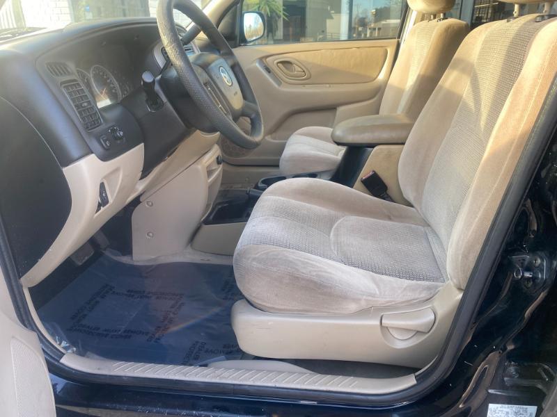 Mazda Tribute LX 2004