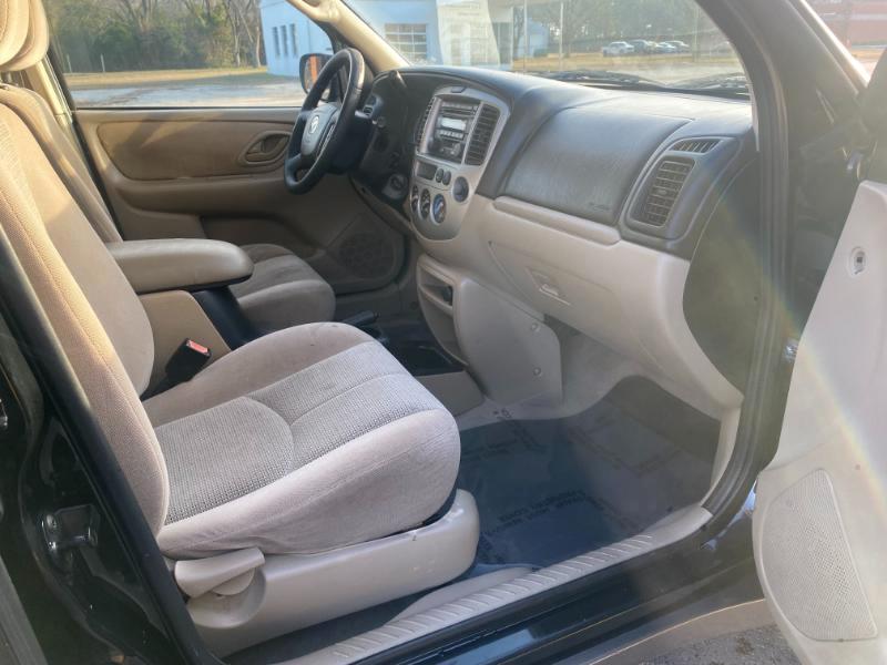 Mazda Tribute LX 2004