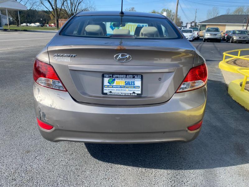 Hyundai Accent GLS 4-Door 2013