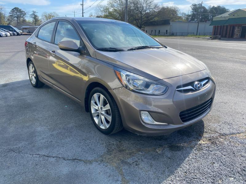 Hyundai Accent GLS 4-Door 2013
