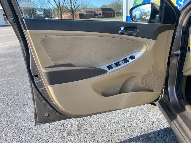 Hyundai Accent GLS 4-Door 2013