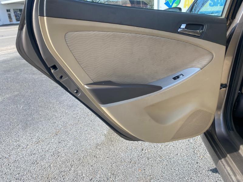 Hyundai Accent GLS 4-Door 2013