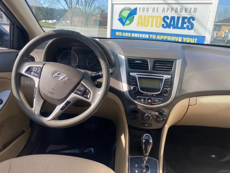 Hyundai Accent GLS 4-Door 2013