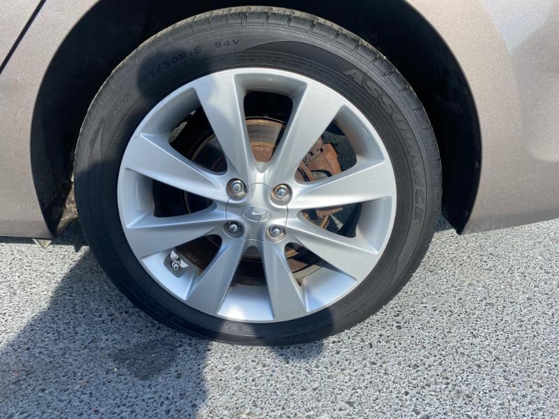 Hyundai Accent GLS 4-Door 2013