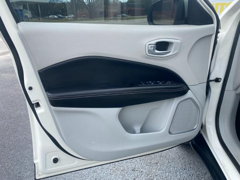 Jeep Compass Sport FWD 2017 Jeep Compass Sport FWD 2017