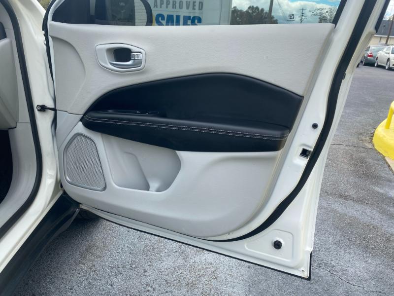 Jeep Compass Sport FWD 2017 Jeep Compass Sport FWD 2017