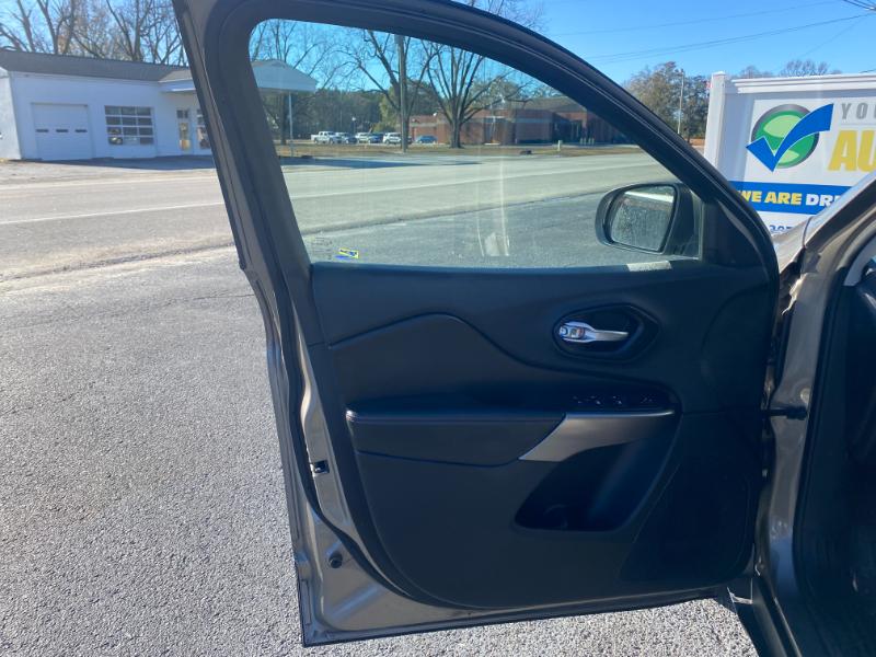 Jeep Cherokee Latitude FWD 2019