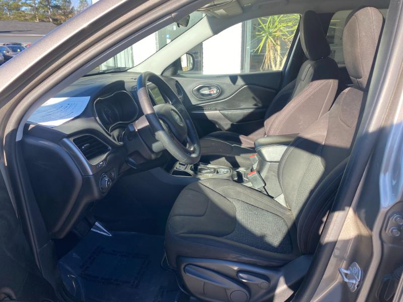 Jeep Cherokee Latitude FWD 2019