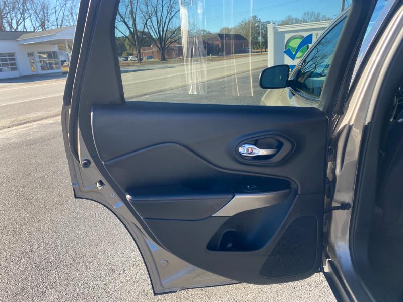 Jeep Cherokee Latitude FWD 2019