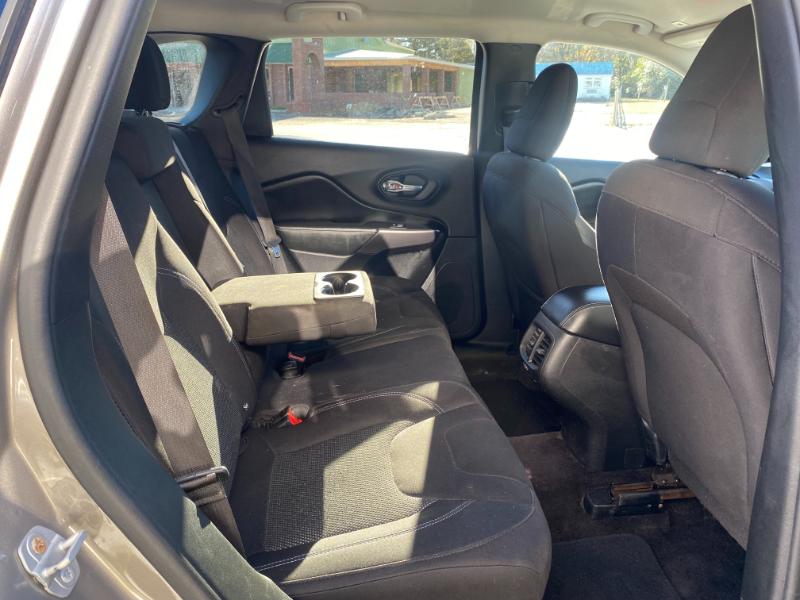 Jeep Cherokee Latitude FWD 2019