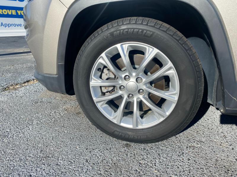 Jeep Cherokee Latitude FWD 2019