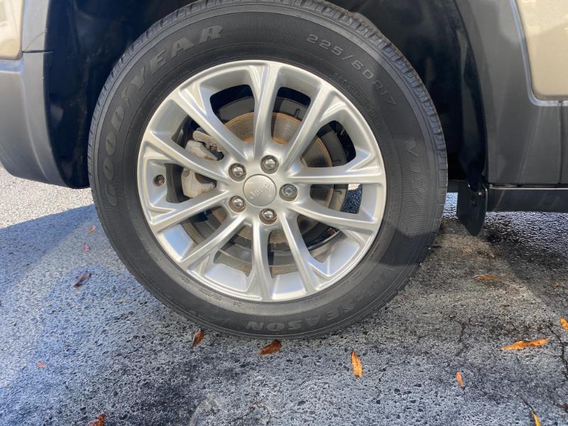 Jeep Cherokee Latitude FWD 2019