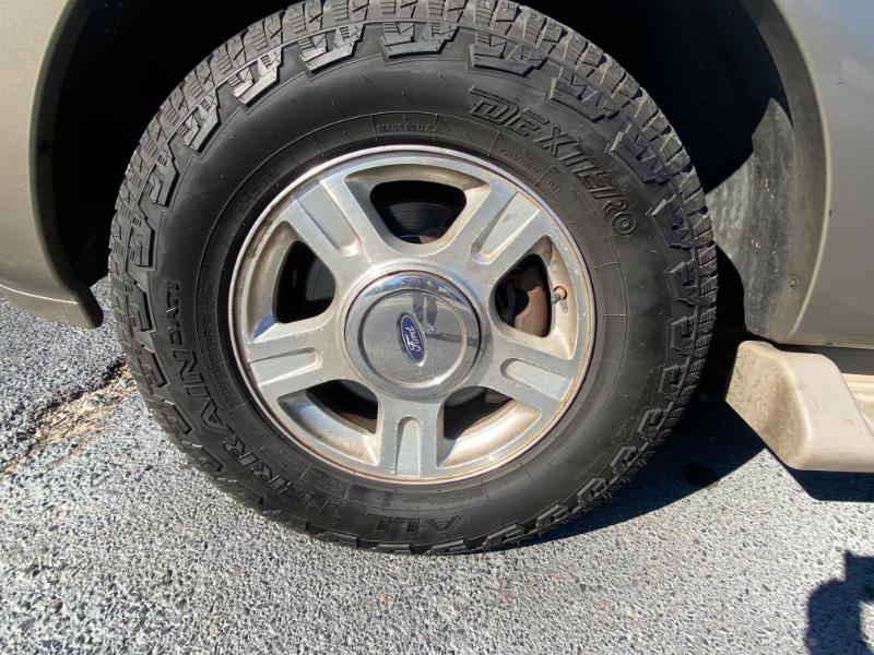 Ford Expedition Eddie Bauer 4.6L 2WD 2004