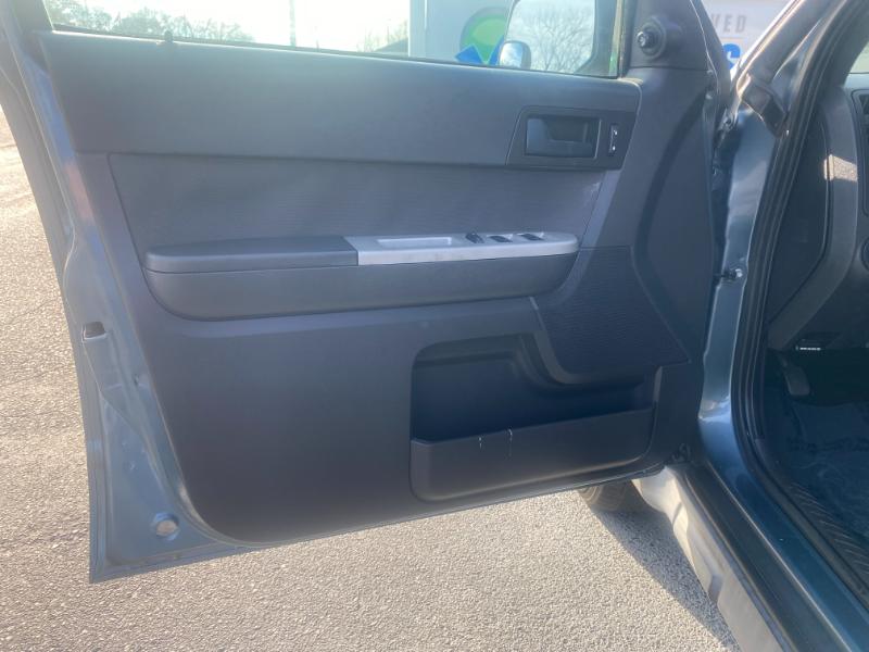Ford Escape XLT FWD 2012