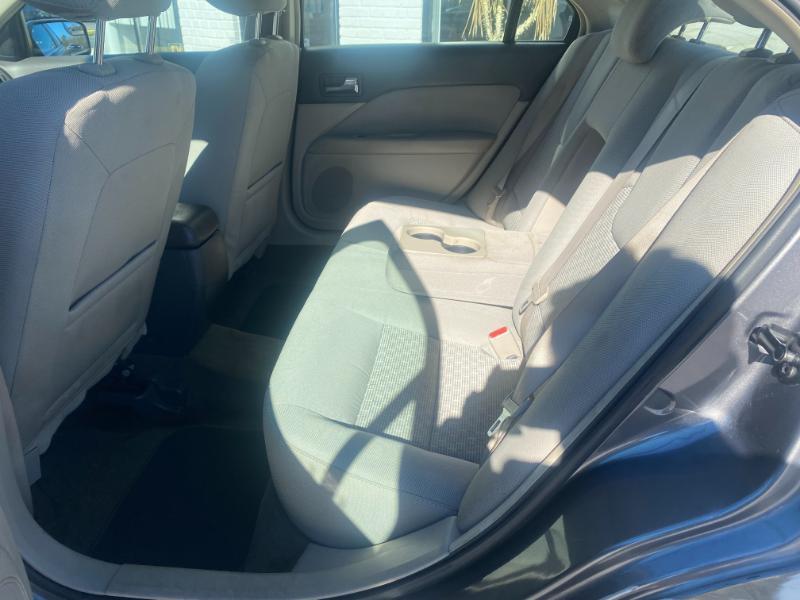 Ford Fusion I4 SE 2011