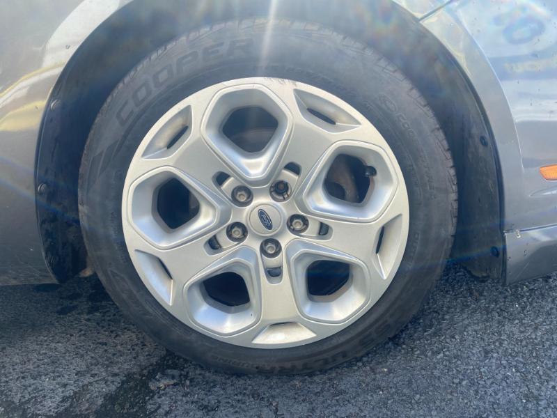 Ford Fusion I4 SE 2011