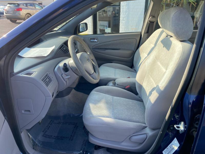 Toyota Prius 4-Door Sedan 2002