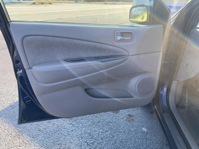 Toyota Prius 4-Door Sedan 2002