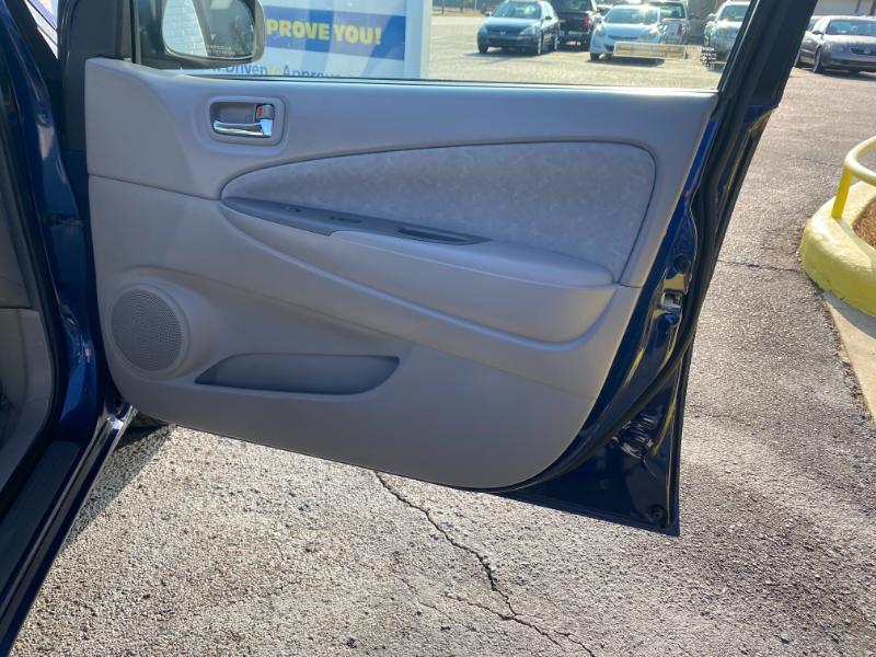 Toyota Prius 4-Door Sedan 2002