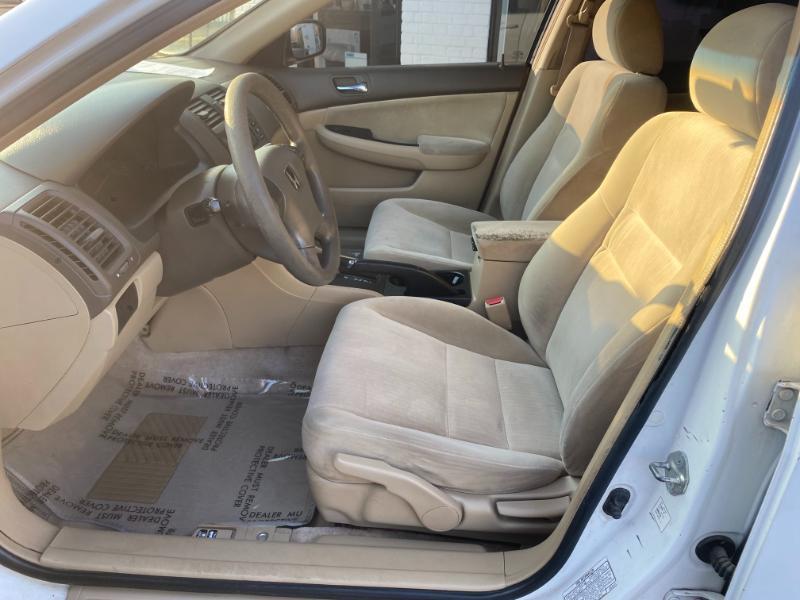 Honda Accord LX sedan AT 2003