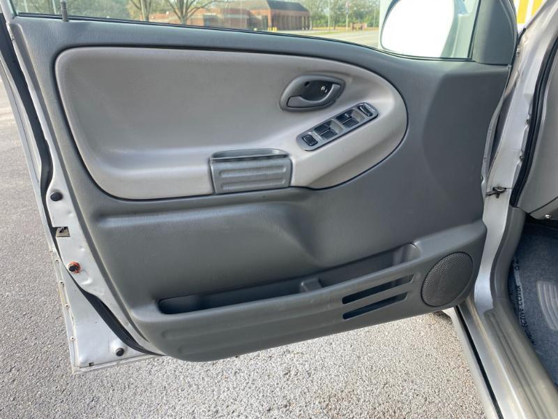 Chevrolet Tracker LT 4-Door 2WD 2003