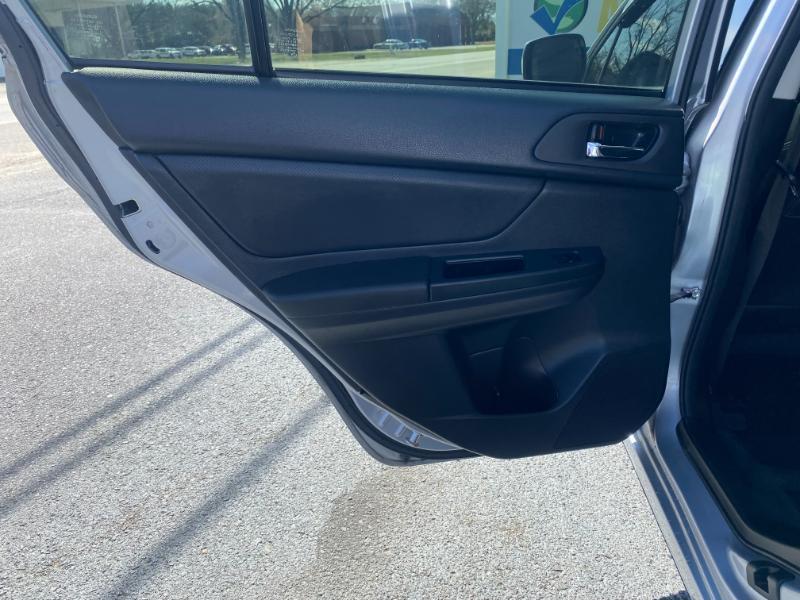 Subaru Impreza Limited 4-Door+S/R 2013