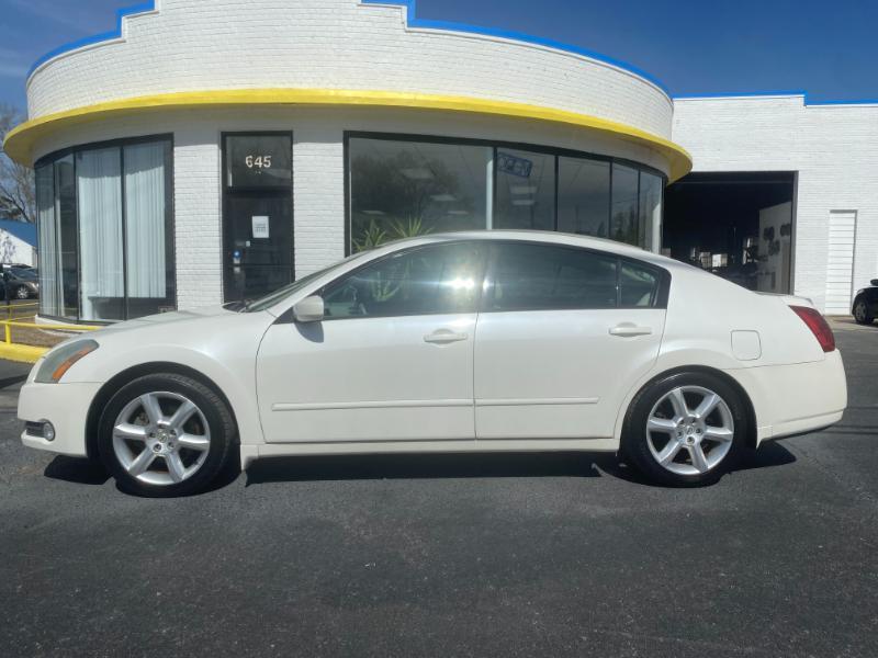 Nissan Maxima SE 2005
