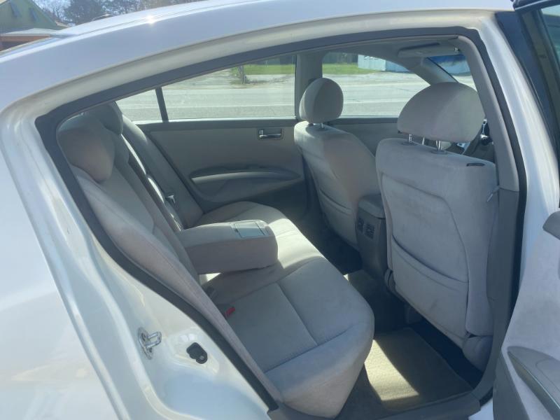 Nissan Maxima SE 2005